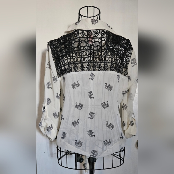 No Boundaries Nearly Sheer Crop Top - Picture 2 of 6